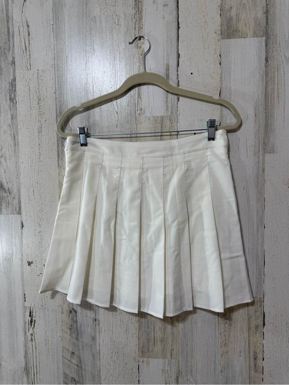 White Tennis Style Pleated Skirt